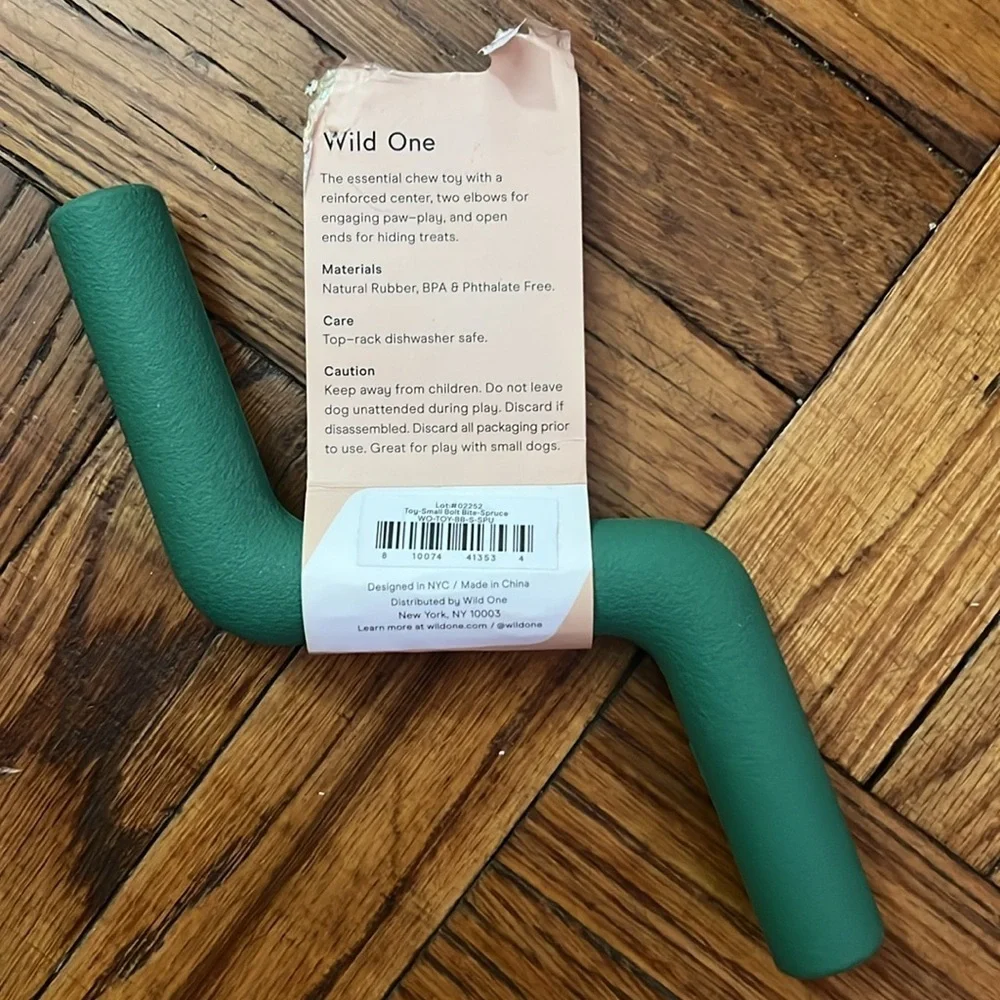 NWT wild one bolt bite chew toy green for small dogs